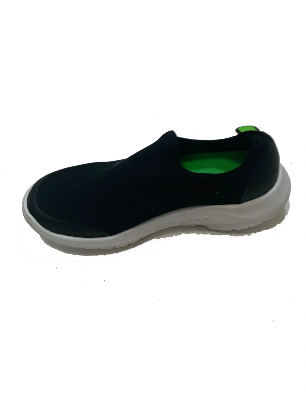 OOFOS Men's Slip-On Sneakers in Black with Green Interior